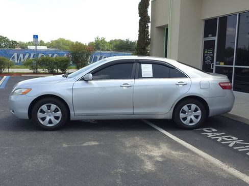 Used 2007 Toyota Camry LE FWD image 8