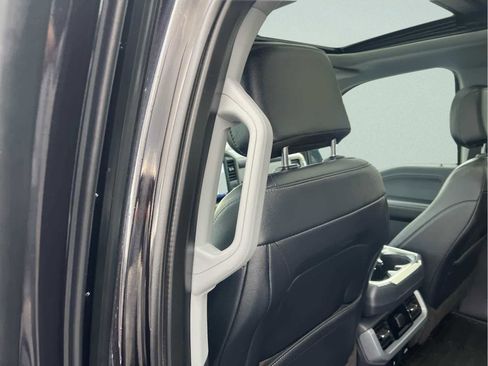 Used 2022 Ford F150 Lariat w/ Max Trailer Tow Package image 29