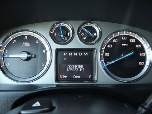 Used 2011 Cadillac Escalade AWD image 35