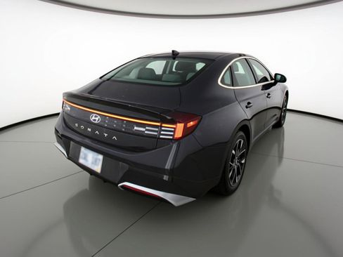 Used 2025 Hyundai Sonata SEL FWD image 9