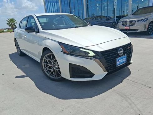 Used 2024 Nissan Altima 2.0 SR FWD image 1