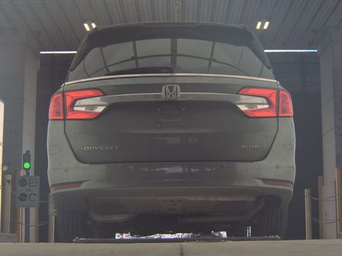 Used 2018 Honda Odyssey Elite image 5