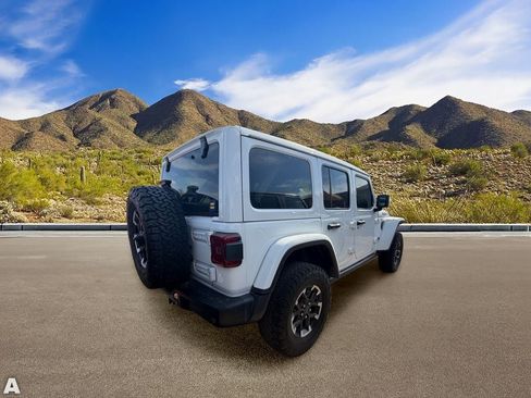 Used 2024 Jeep Wrangler Unlimited Rubicon 4xe AWD/4WD image 3