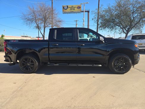 Used 2025 Chevrolet Silverado 1500 Custom w/ Turbomax Blackout Package image 8