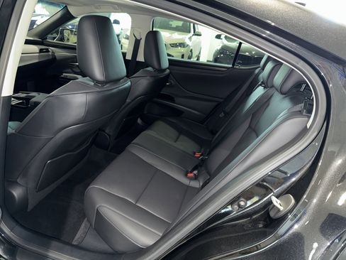 Used 2022 Lexus ES 350 w/ Premium Package image 14