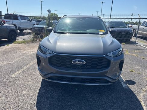 Used 2024 Ford Escape ST-Line w/ Equipment Group 301A image 2