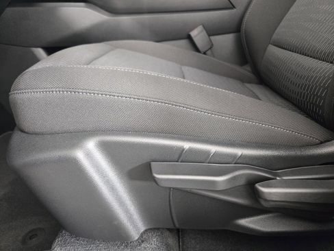 New 2026 Chevrolet Equinox LT w/ Safety and Technology Package FWD image 25