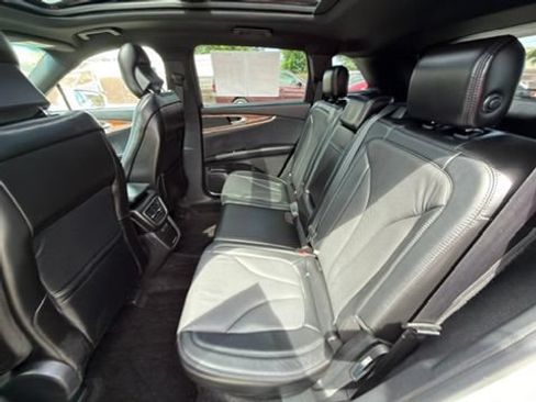 Used 2017 Lincoln MKX Reserve w/ Lincoln MKX Climate Package AWD/4WD image 18