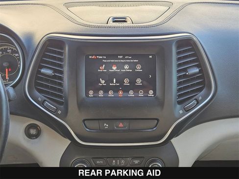 Used 2020 Jeep Cherokee Latitude Plus w/ Cold Weather Group image 20