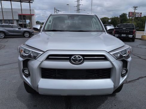 Certified 2023 Toyota 4Runner SR5 AWD/4WD image 8