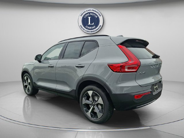New 2026 Volvo XC40 B5 Core w/ Protection Package Premier AWD/4WD image 3