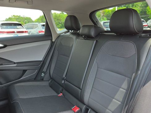 Certified 2023 Volkswagen Taos SE w/ Panoramic Sunroof Package FWD image 48