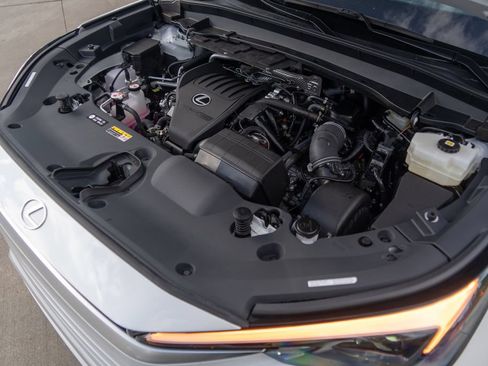 New 2026 Lexus TX 500h AWD image 4