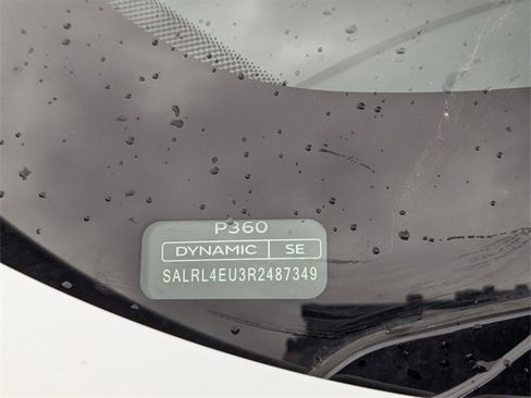 Certified 2024 Land Rover Discovery Dynamic SE image 22