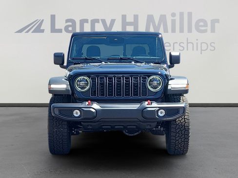 New 2025 Jeep Gladiator Rubicon w/ Convenience Group image 8