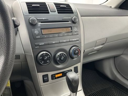 Used 2011 Toyota Corolla LE image 9