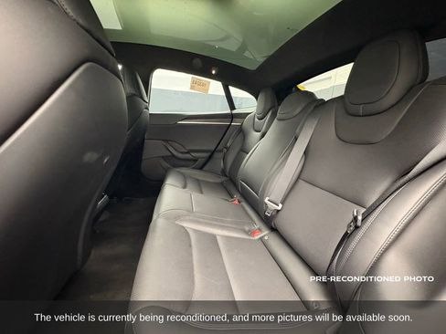 Used 2022 Tesla Model S image 12