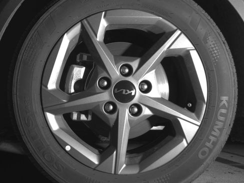 Used 2025 Kia K4 FWD image 12