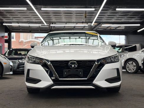 Used 2022 Nissan Sentra SV FWD image 2