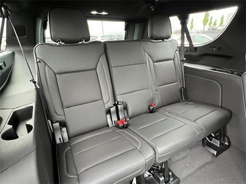 New 2025 GMC Yukon Denali w/ Denali Reserve Package image 16