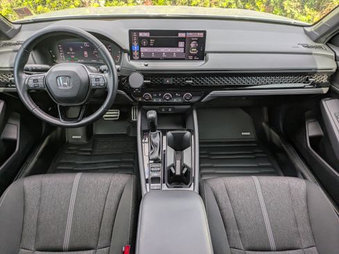 Used 2023 Honda Accord Sport image 13