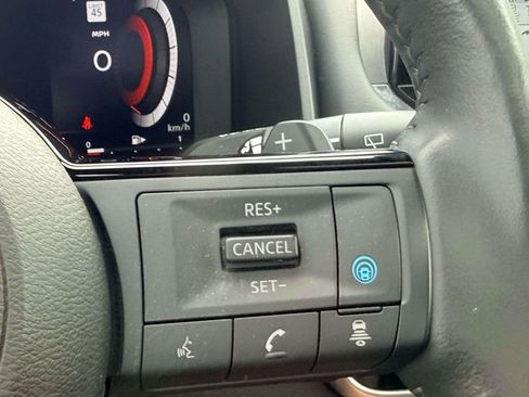 Used 2023 Nissan Rogue Platinum AWD/4WD image 24