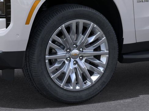 New 2025 Chevrolet Suburban Premier image 9