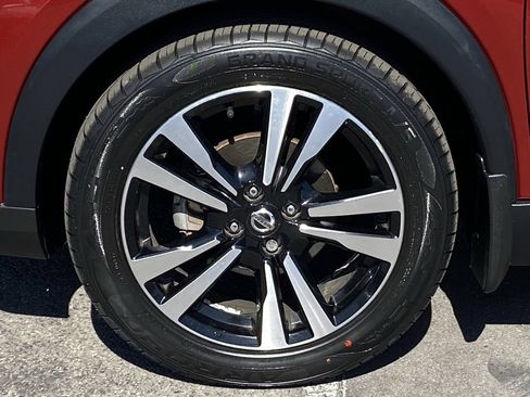 Certified 2020 Nissan Kicks SV FWD image 8