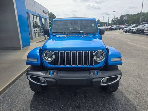 Used 2024 Jeep Wrangler Unlimited Sahara w/ Technology Group AWD/4WD image 8