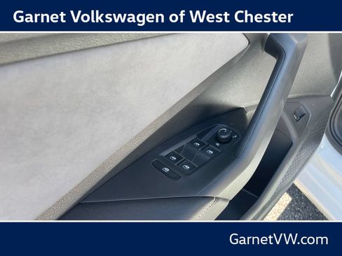 New 2026 Volkswagen Jetta SE FWD image 11