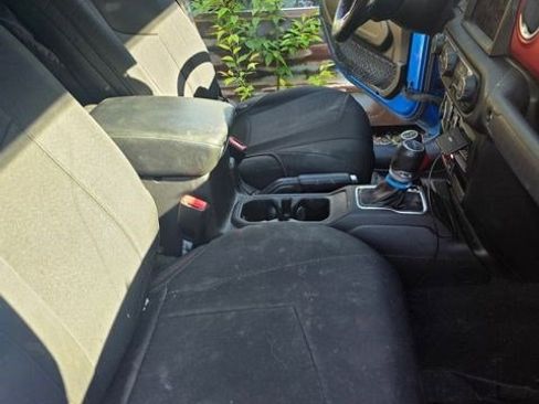 Used 2021 Jeep Gladiator Rubicon AWD/4WD image 7