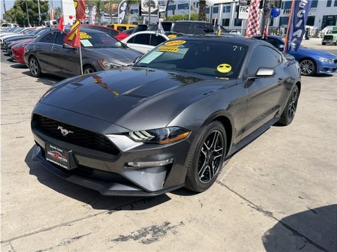 Used 2018 Ford Mustang Premium RWD image 3