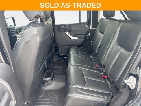 Used 2016 Jeep Wrangler Unlimited Sahara w/ Connectivity Group AWD/4WD image 20