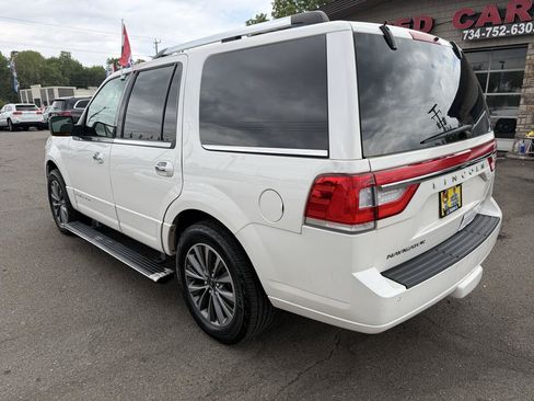 Used 2015 Lincoln Navigator 4WD image 7