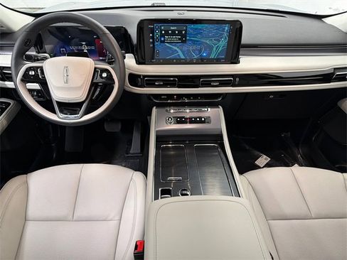 New 2026 Lincoln Aviator AWD image 21