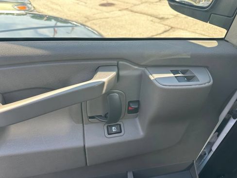 Used 2020 Chevrolet Express 3500 LT w/ LT Preferred Equipment Group RWD image 15