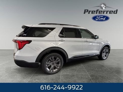 New 2026 Ford Explorer Active w/ Active Comfort Package image 17