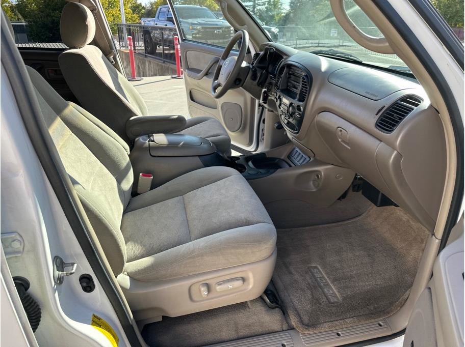 Used 2005 Toyota Sequoia SR5 RWD image 22