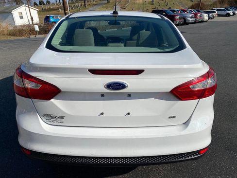 Used 2012 Ford Focus SE image 4