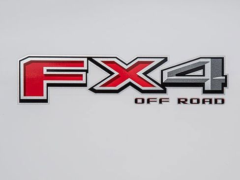 Used 2025 Ford F250 XLT w/ FX4 Off-Road Package image 17