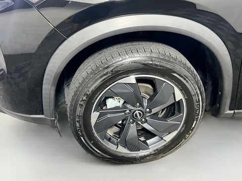 Used 2024 Nissan Rogue SV FWD image 13