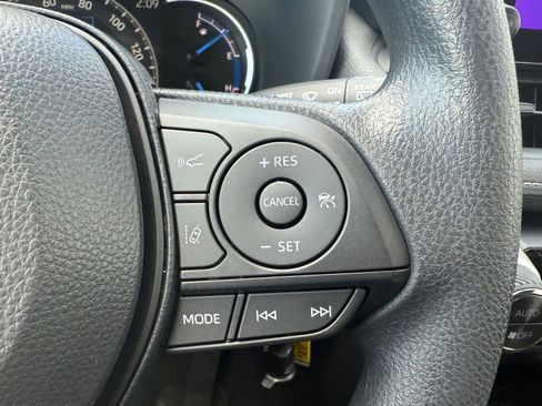 Used 2025 Toyota RAV4 LE image 27