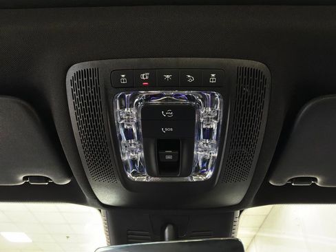 Used 2025 Mercedes-Benz GLB 250 image 18