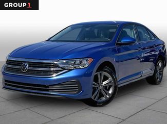 Used 2024 Volkswagen Jetta SE FWD video 1