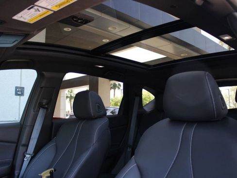 Used 2025 Acura RDX SH-AWD image 16