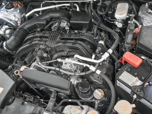 Used 2023 Subaru Crosstrek 2.5i Limited w/ Popular Package #4 image 8