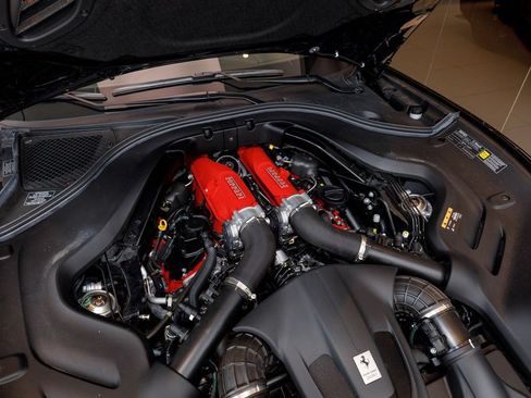 Used 2023 Ferrari Portofino M RWD image 11
