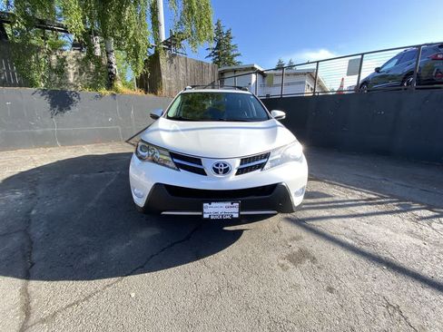 Used 2014 Toyota RAV4 Limited w/ Technology Package AWD/4WD image 9