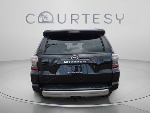 Certified 2021 Toyota 4Runner TRD Off-Road Premium w/ Moonroof Package AWD/4WD image 4
