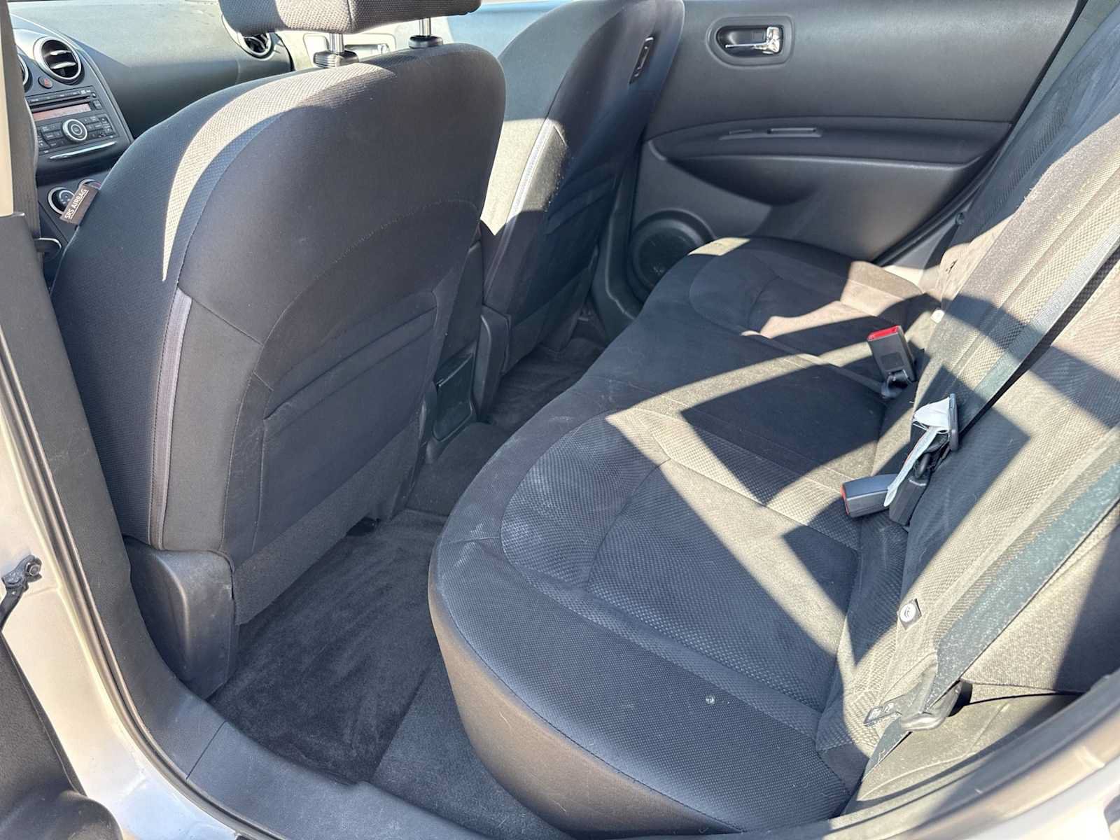 Used 2015 Nissan Rogue S FWD image 18